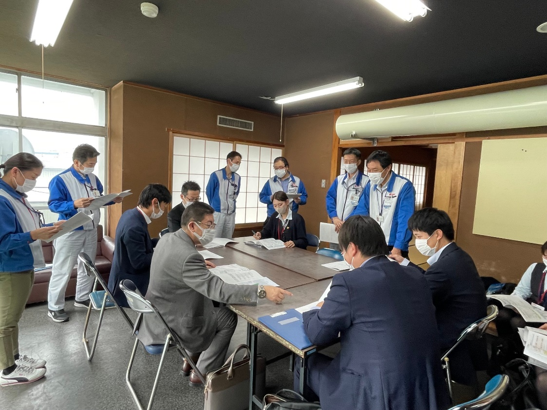 新入社員への財形説明は独自資料を使い執行部が説明